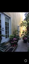 Building Photo - 437 Avenida Arlena