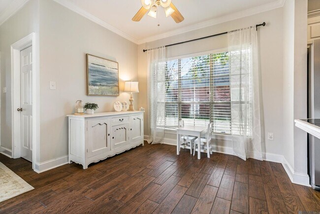 Foto del edificio - 18068 Wilkes Dr