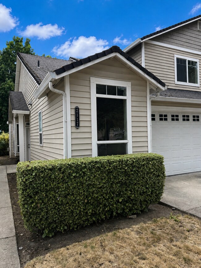 Building Photo - 2117 NE 81st Ave