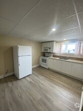 Building Photo - 894 Rue Principale