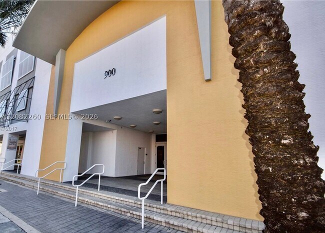 Foto del edificio - 900 SW 8th St