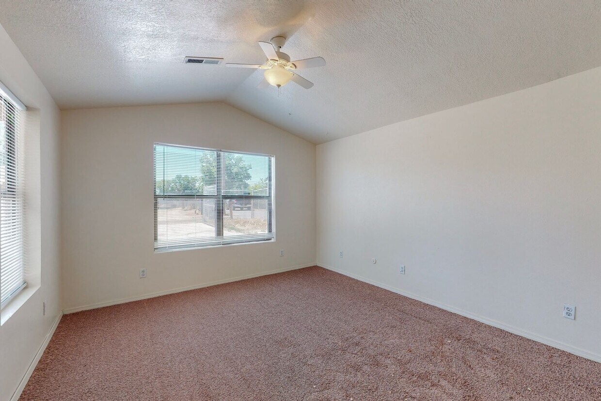 Foto principal - CLEAN CUTE SOUTH VALLEY 2 Bedroom 1 Bath
