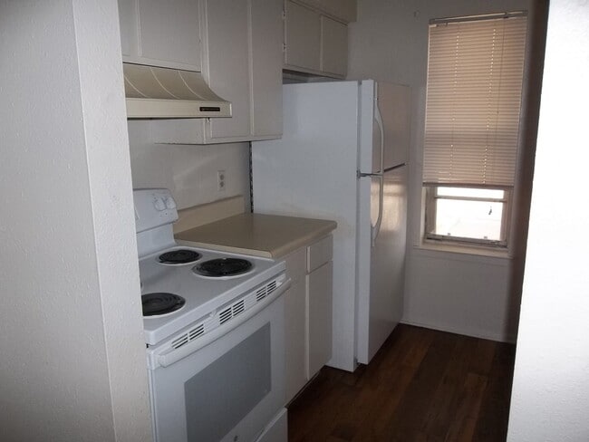 Foto del edificio - 1107 Whitney Pl Dr