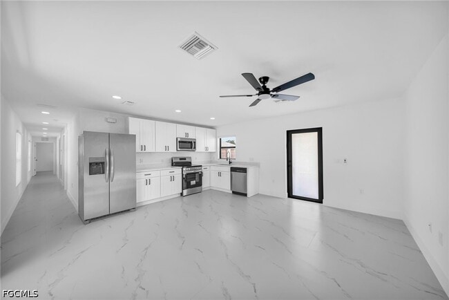 Building Photo - 4986 Fairway Ct