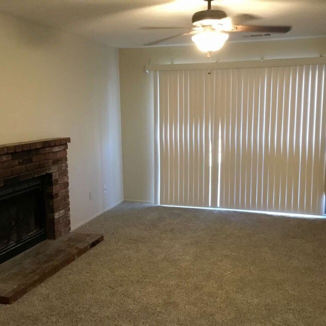 Foto del edificio - 2121 Noelle Ct