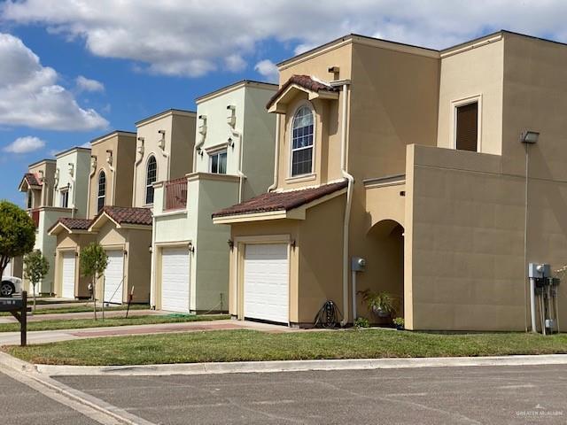 Building Photo - 3820 W Daffodil Ave