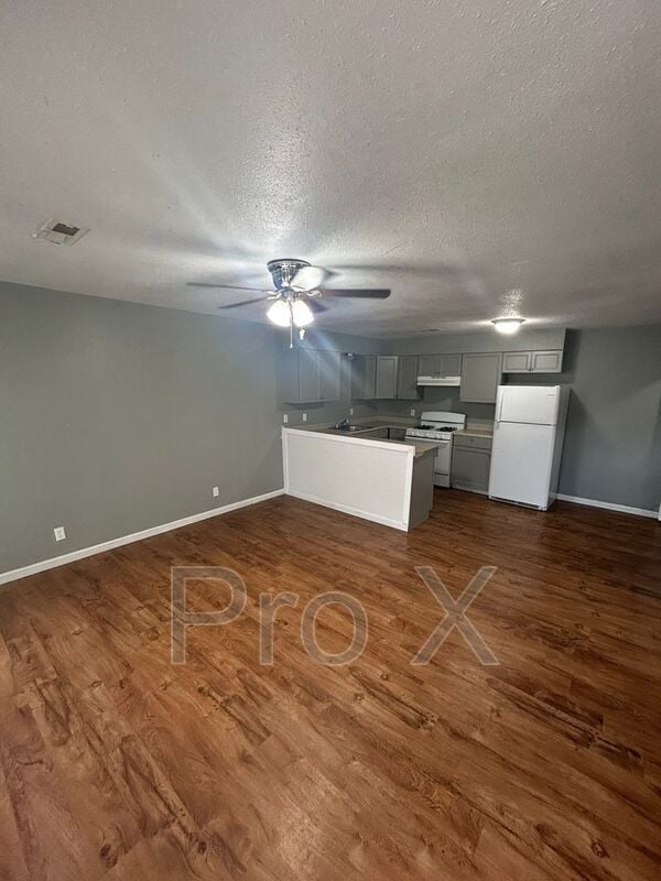 Photo - 405 Park St Apartment