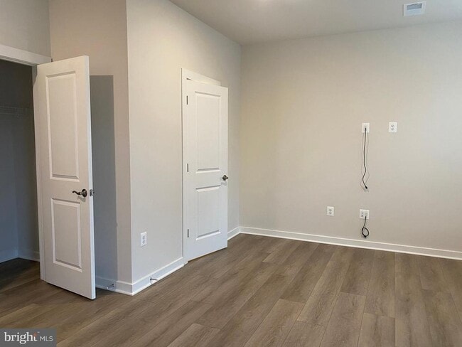 Foto del edificio - 16356 Columbus Ave