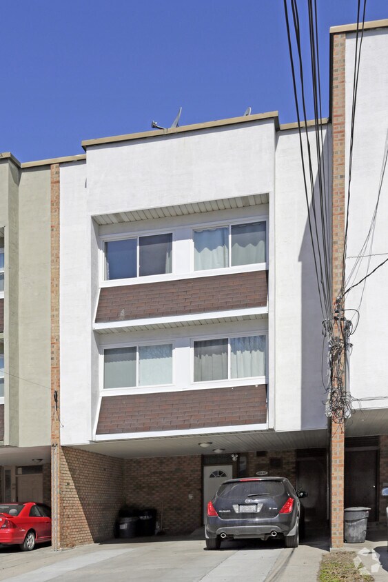Building Photo - 119-47 6th Ave