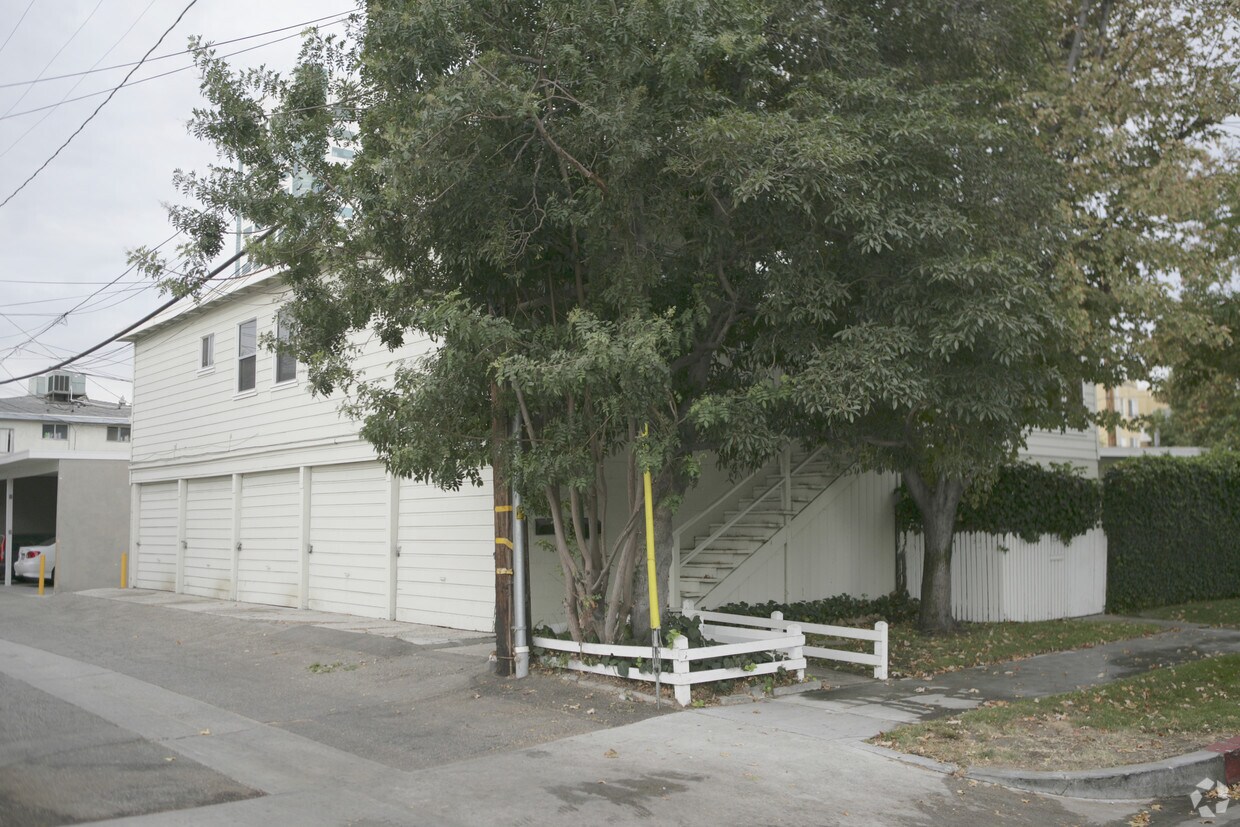 Primary Photo - 3710 W Heffron Dr