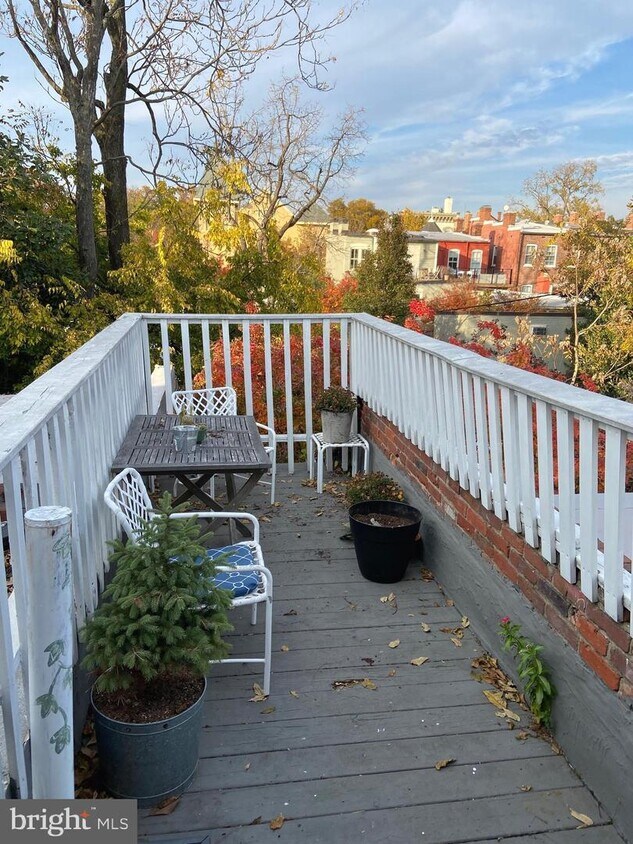 Primary Photo - 1206 30th St NW