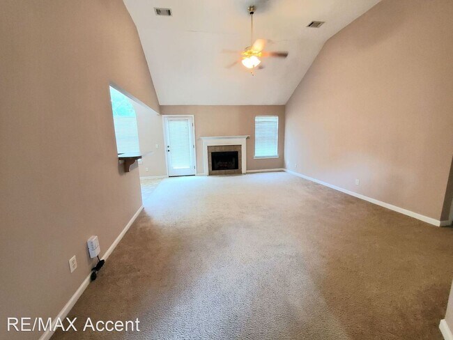 Building Photo - 3 br, 2 bath House - 10 Bass Rock Court