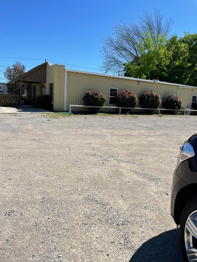 Building Photo - 1100 Magnolia St