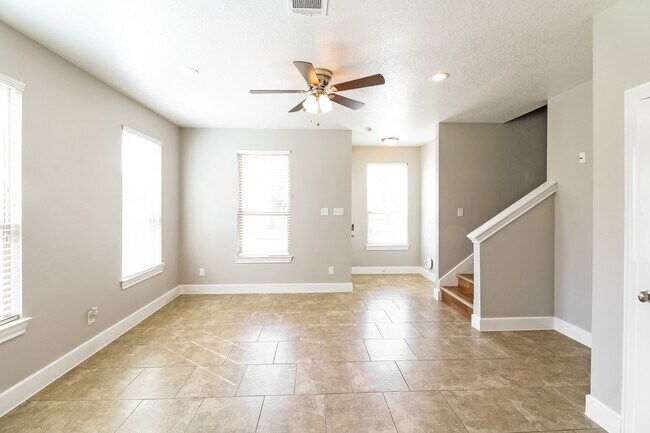 Foto del edificio - 3223 Bay Oaks Harbor Dr