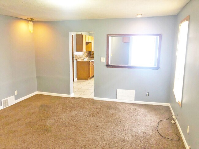 Foto del edificio - 7815 Jeffries Ave