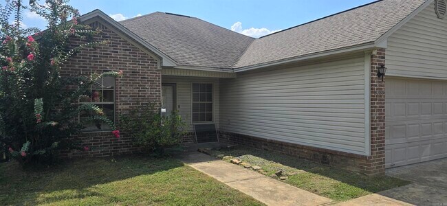 Foto del edificio - 15355 Oak Glen Dr