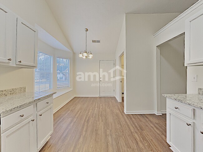 Foto del edificio - 2462 Heatherton Ct