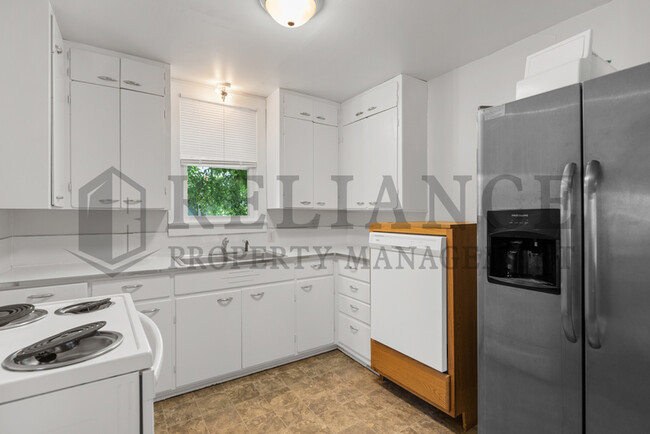 Building Photo - 217 N Daily Rd