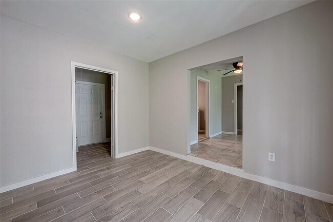 Foto del edificio - 7621 Sundown Dr