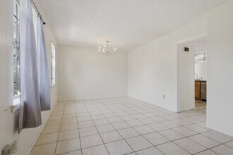 Building Photo - 12449 Sharpview Dr