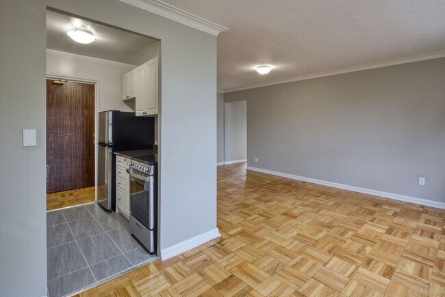 Photo du bâtiment - 1500 Eglinton Avenue West