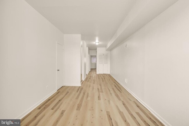 Foto del edificio - 1102 K St SE