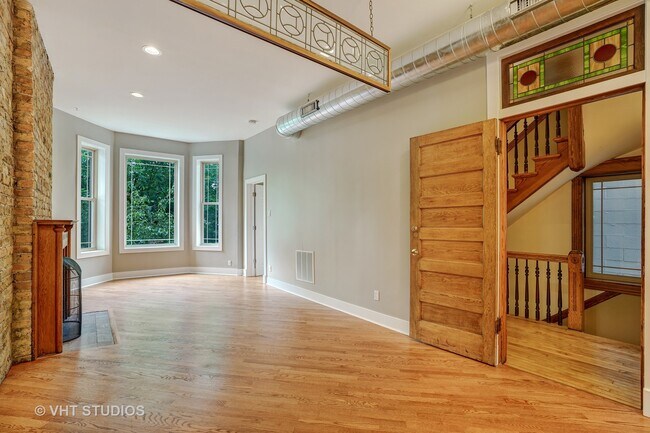 Foto del edificio - 3317 N Sheffield Ave