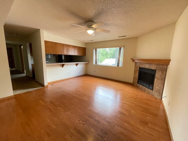 Photo - 457 N Front St Apartment