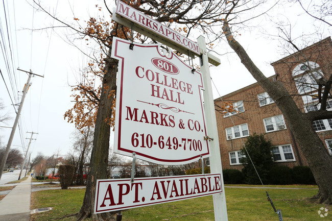 Foto del edificio - College Hall Apartments