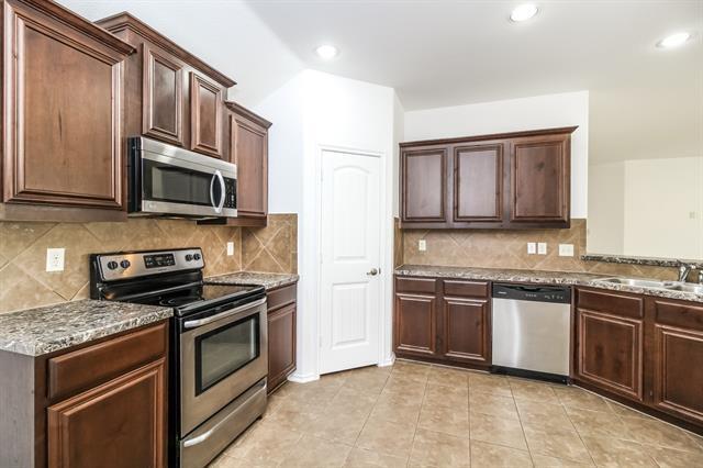 Foto del edificio - 1321 Honeywood Ln