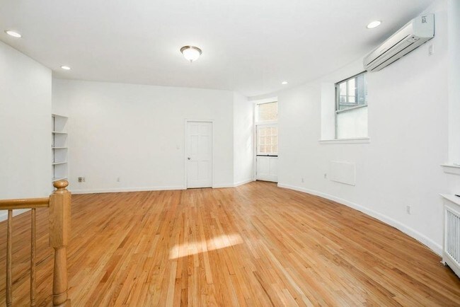 Foto del edificio - 6 E 65th St