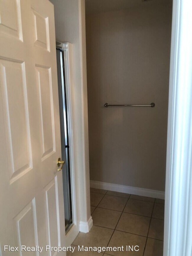 Foto del edificio - 3 br, 2 bath House - 6425 TRIPLE CROWN LANE
