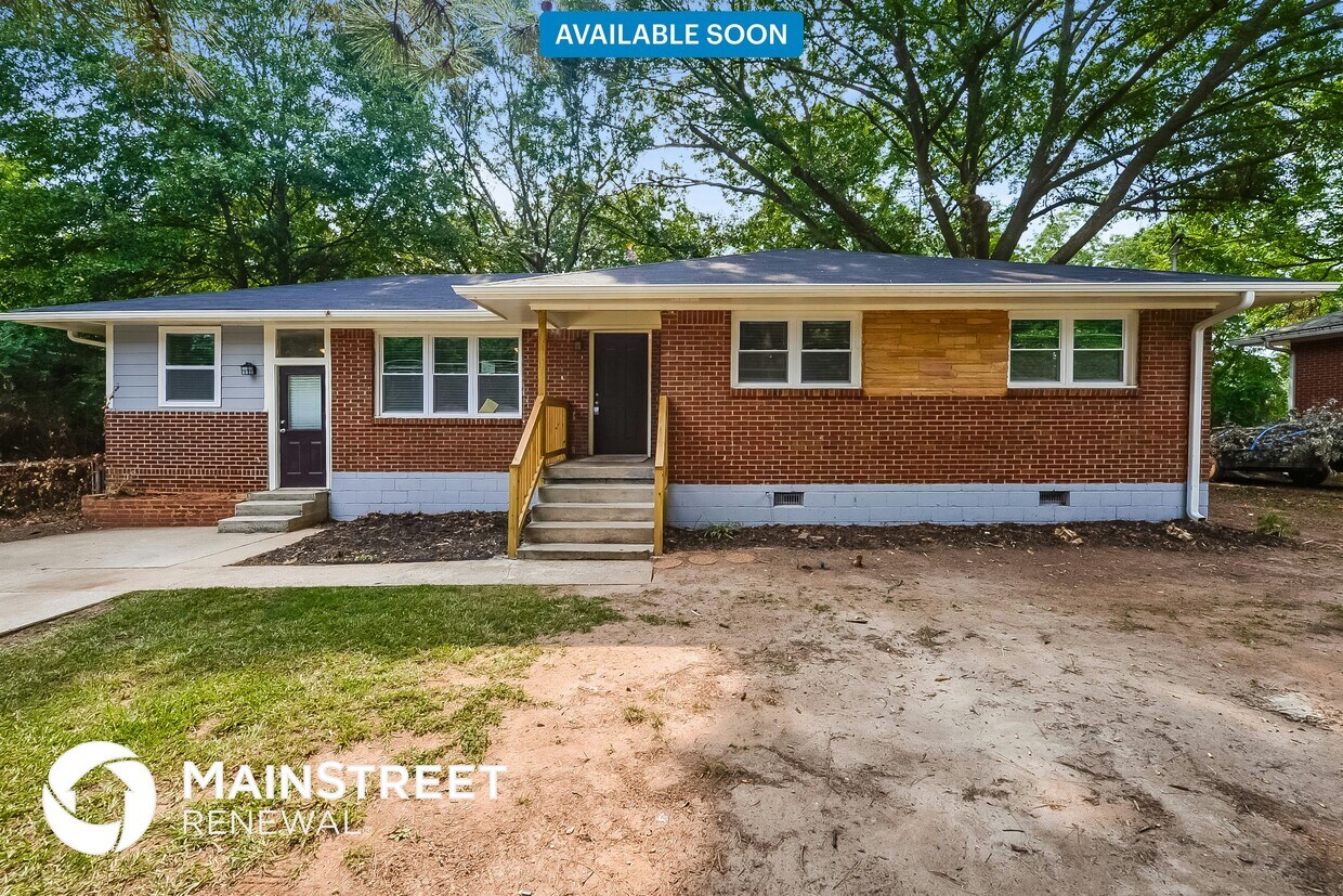 Primary Photo - 5577 Ash St