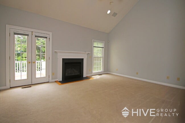Building Photo - Golf Course Living with Spacious Comfort Inside & Out!