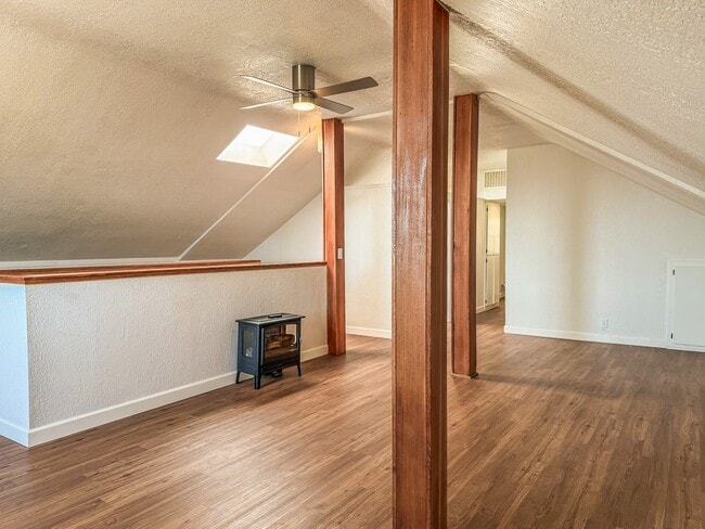 Building Photo - 158 N Ocean Ave