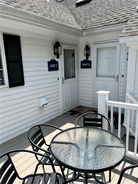 Foto del edificio - 9 Old Jenckes Hill Rd