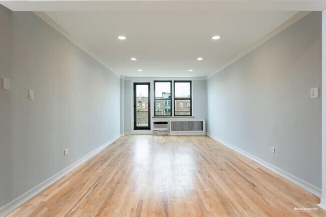 Building Photo - 2 bedroom in Brooklyn NY 11218