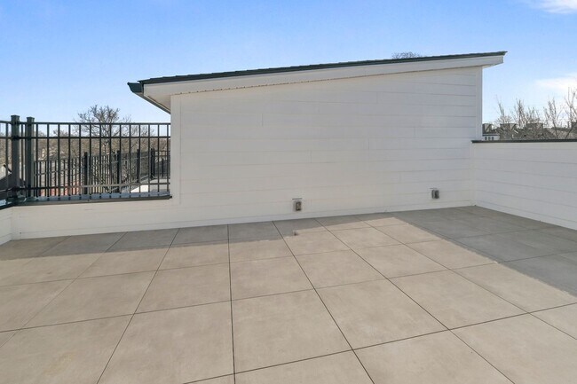 Foto del edificio - Available March Move In!!! Beautiful 3 Bedroom, 3.5 Bath Townhouse in East Nashville! Rooftop dec...