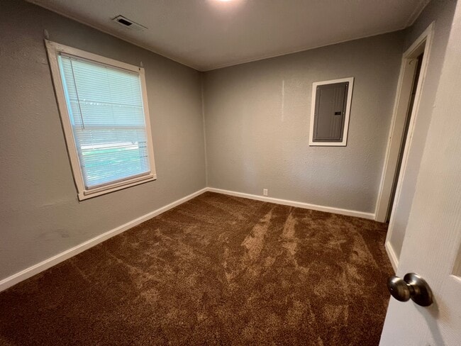 Building Photo - 49 Carver Cir