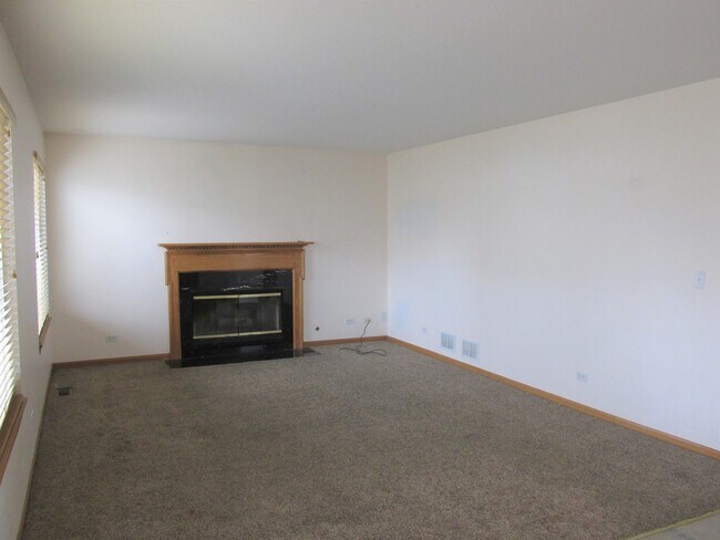 Building Photo - 10428 Scott Dr