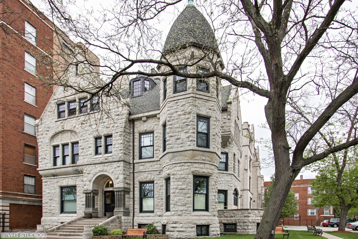 Foto principal - 4545 S Drexel Blvd