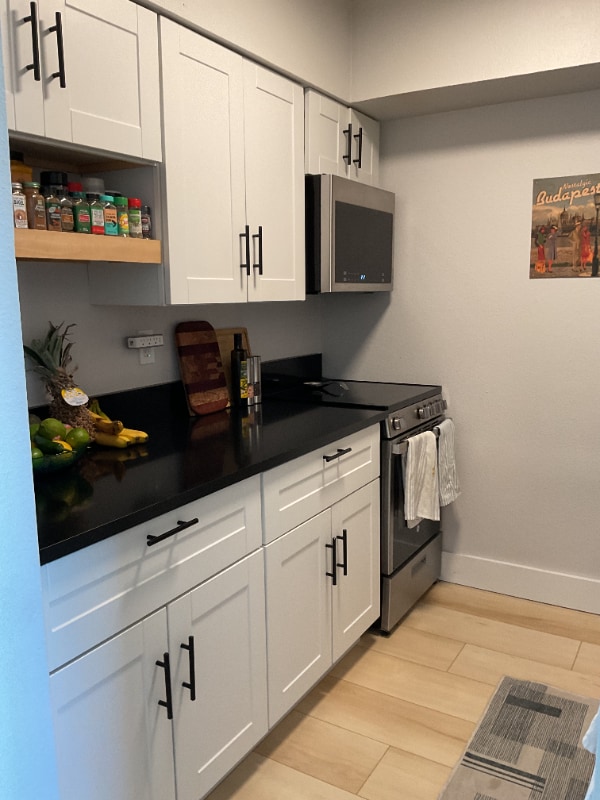 Building Photo - 406 W Azeele St