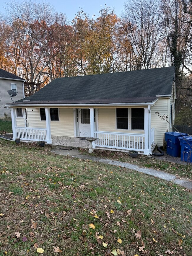 Building Photo - 10074 Central Dr