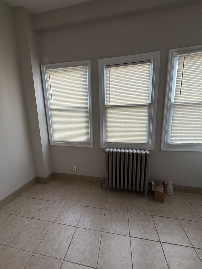 Foto del edificio - Section 8 approved! Newly renovated 4 bedroom, 1.5 bath