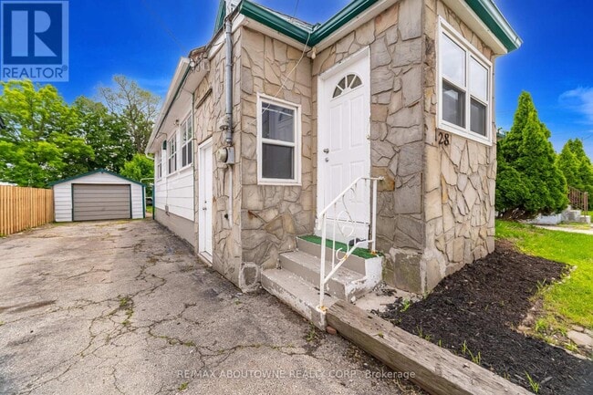 Building Photo - 128 Cross Ave