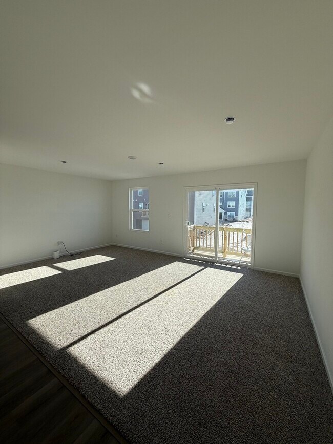 Building Photo - 1558 Sequoia Wy