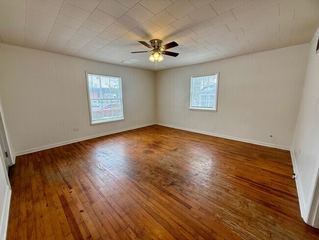 Foto del edificio - 819 W Emerson St