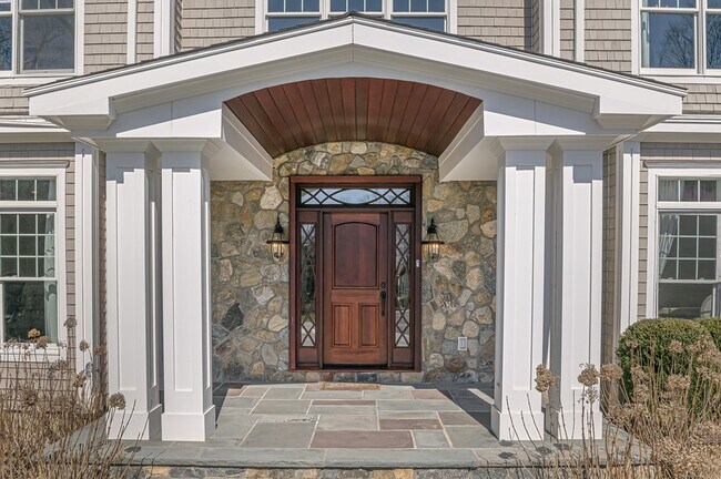 Foto del edificio - 158 Rippowam Road