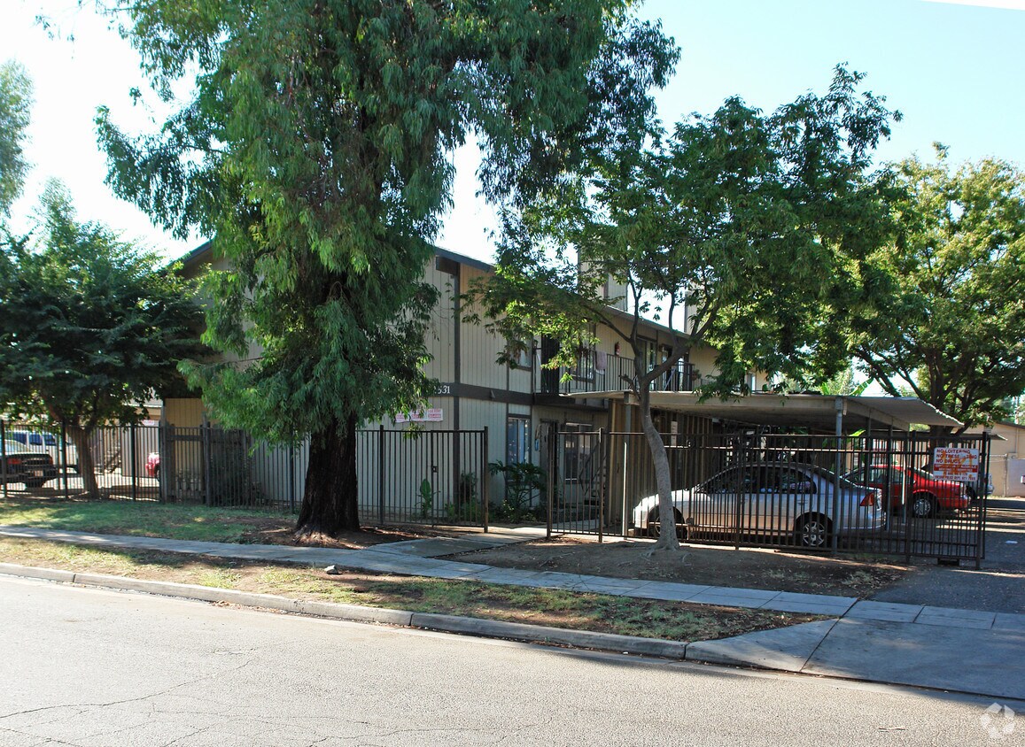 Building Photo - 2531 W Fountain Way