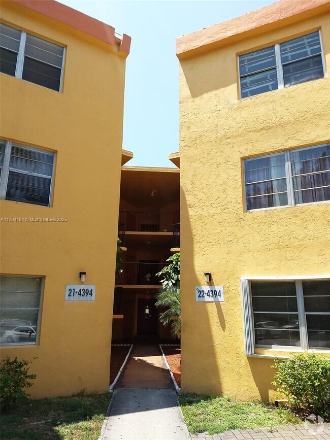 Building Photo - 4394 NW 9th Ave